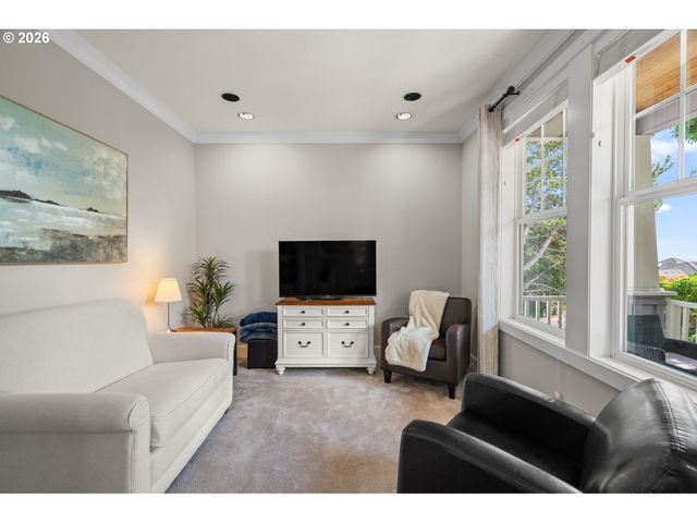 9223 Nw FINZER Ct, Portland, OR 97229