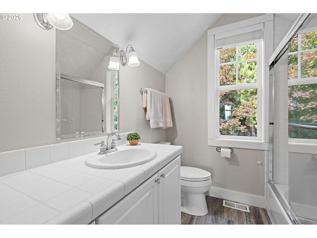 9223 Nw FINZER Ct, Portland, OR 97229