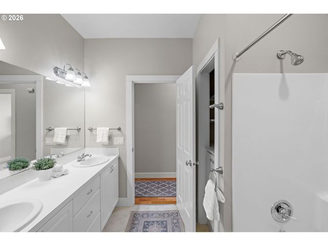 9223 Nw FINZER Ct, Portland, OR 97229