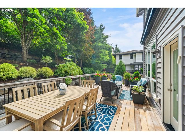 9223 Nw FINZER Ct, Portland, OR 97229