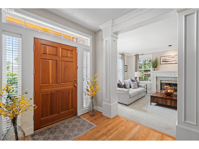 9223 Nw FINZER Ct, Portland, OR 97229