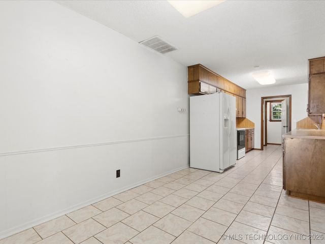 317 NE Autumn Court, Bartlesville, OK 74006