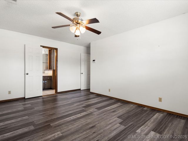 317 NE Autumn Court, Bartlesville, OK 74006