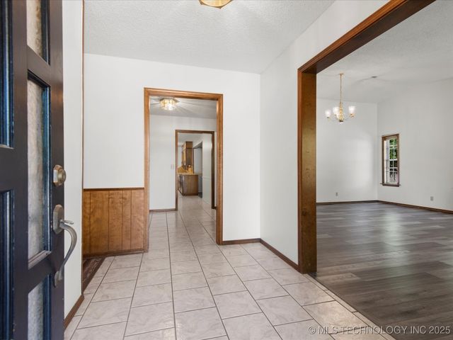 317 NE Autumn Court, Bartlesville, OK 74006