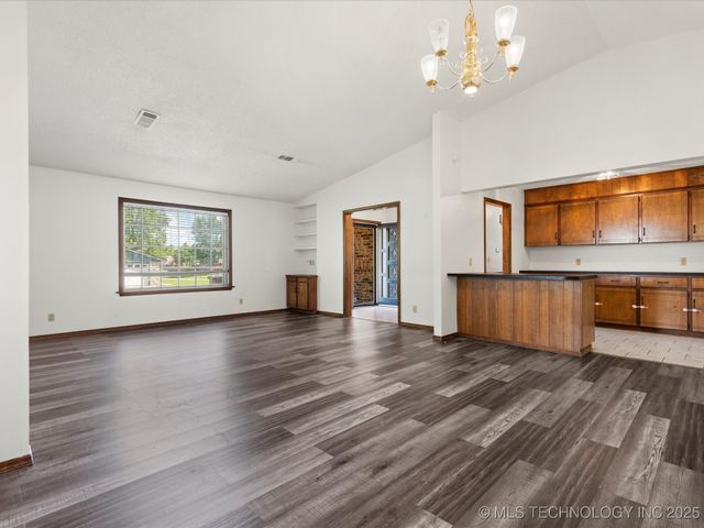 317 NE Autumn Court, Bartlesville, OK 74006