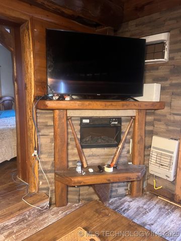 150 Oaks Road, Eucha, OK 74342