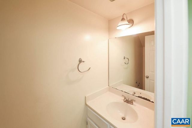 136 BRANDYWINE CT, Charlottesville, VA 22901