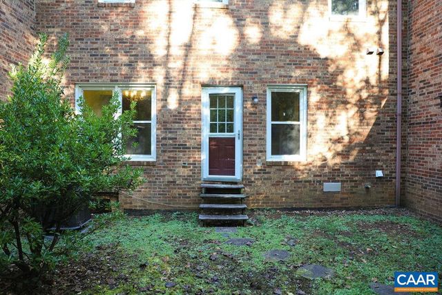 136 BRANDYWINE CT, Charlottesville, VA 22901