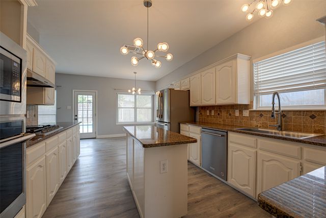 4005 Baywatch Drive, Rowlett, TX 75088