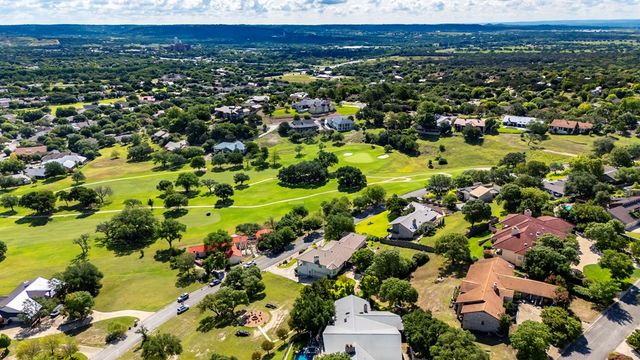 305 Lakewood Dr, Kerrville, TX 78028