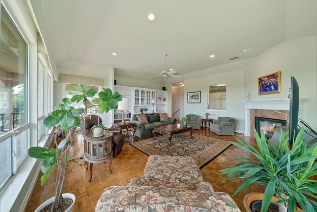 305 Lakewood Dr, Kerrville, TX 78028
