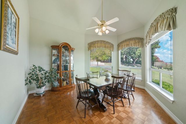 305 Lakewood Dr, Kerrville, TX 78028