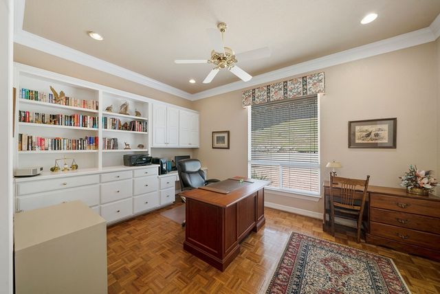 305 Lakewood Dr, Kerrville, TX 78028