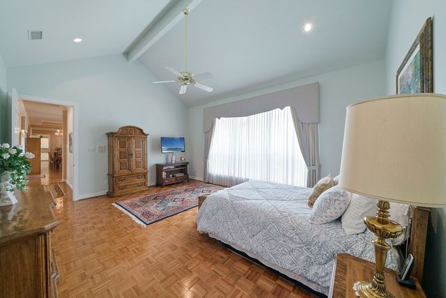 305 Lakewood Dr, Kerrville, TX 78028