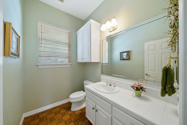 305 Lakewood Dr, Kerrville, TX 78028