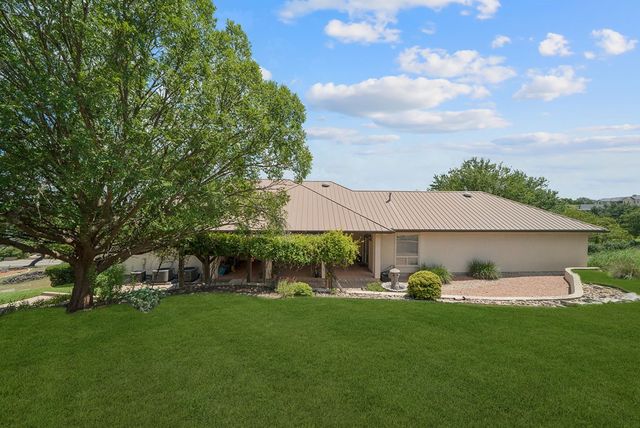 305 Lakewood Dr, Kerrville, TX 78028
