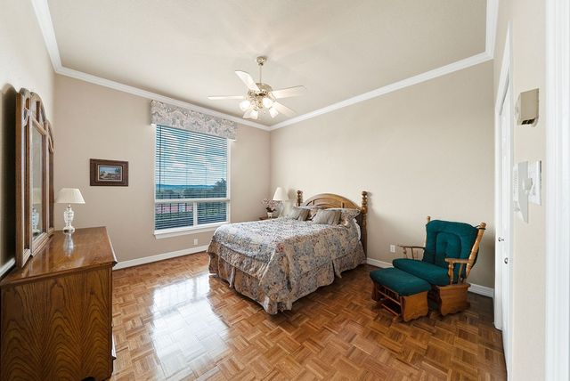 305 Lakewood Dr, Kerrville, TX 78028