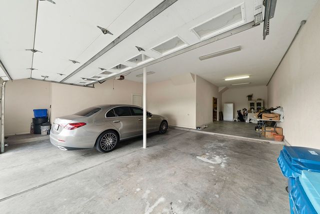 305 Lakewood Dr, Kerrville, TX 78028
