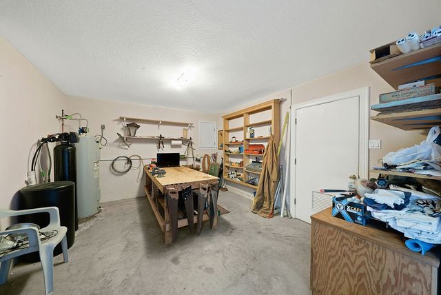 305 Lakewood Dr, Kerrville, TX 78028