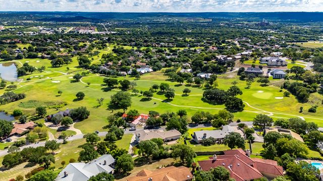 305 Lakewood Dr, Kerrville, TX 78028