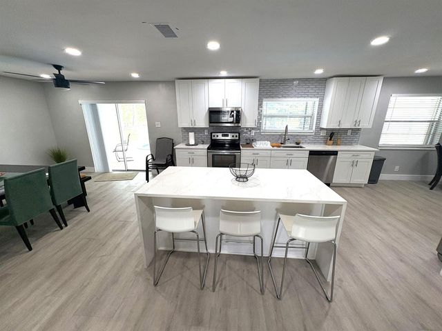 1401 NW 75th Terrace, Plantation, FL 33313
