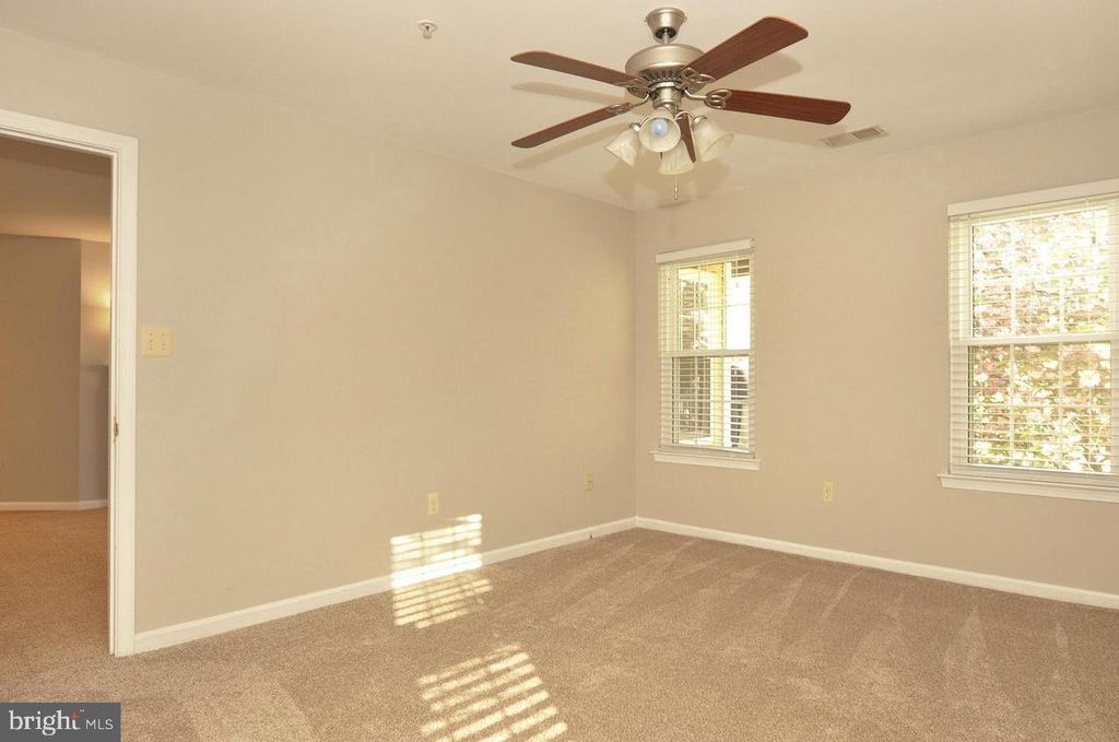 Image 13 of property listing at 13103 MILLHAVEN PL #8-E, Germantown, MD 20874