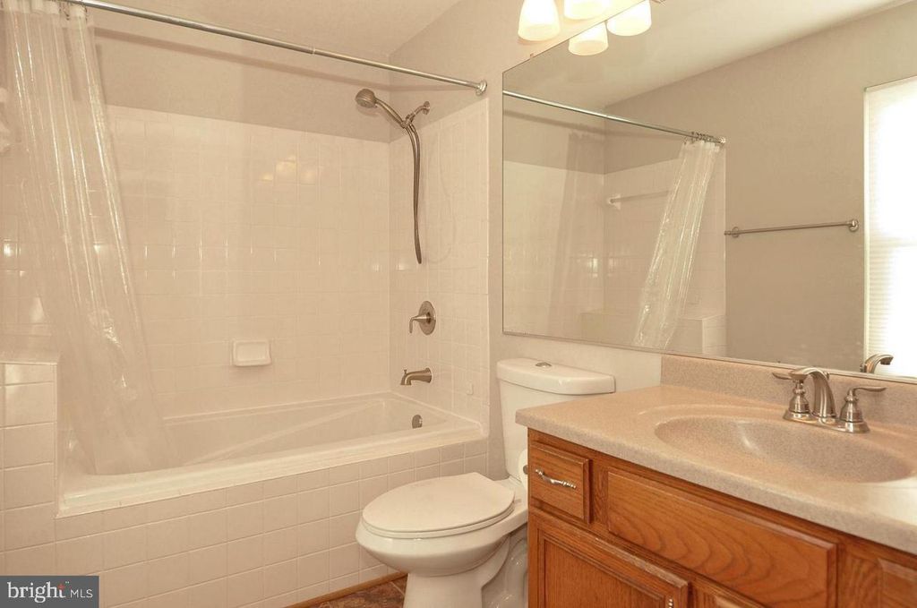 Image 15 of property listing at 13103 MILLHAVEN PL #8-E, Germantown, MD 20874