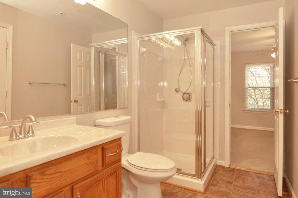 Image 20 of property listing at 13103 MILLHAVEN PL #8-E, Germantown, MD 20874