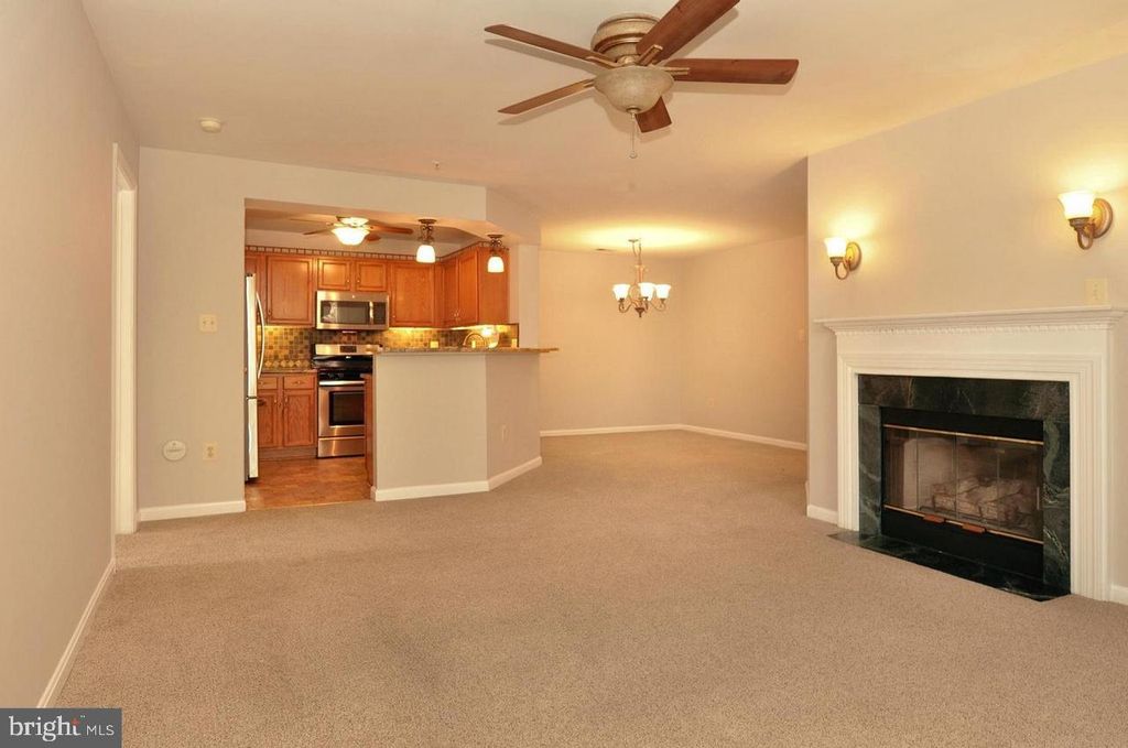 Image 5 of property listing at 13103 MILLHAVEN PL #8-E, Germantown, MD 20874