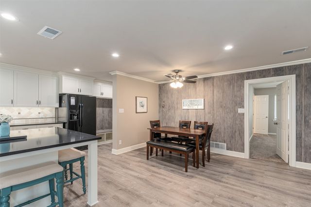 8014 Blue Bird Lane, Athens, TX 75752