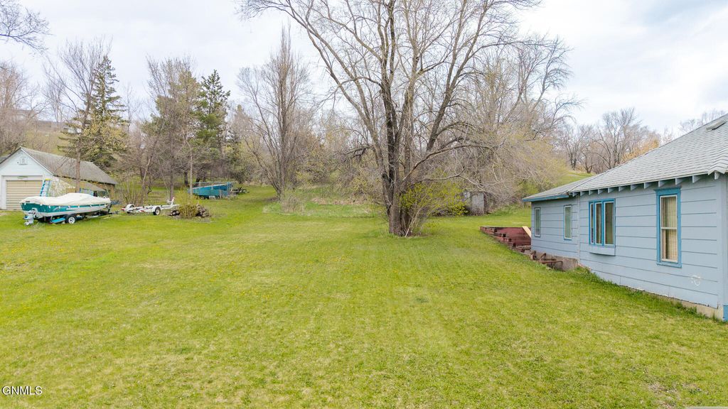 710 & 720 5th Street NW, Valley City, ND 58072 photo 16