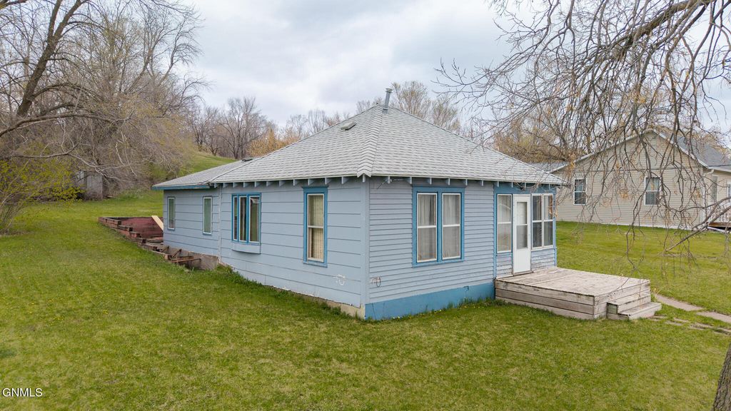 710 & 720 5th Street NW, Valley City, ND 58072 photo 17