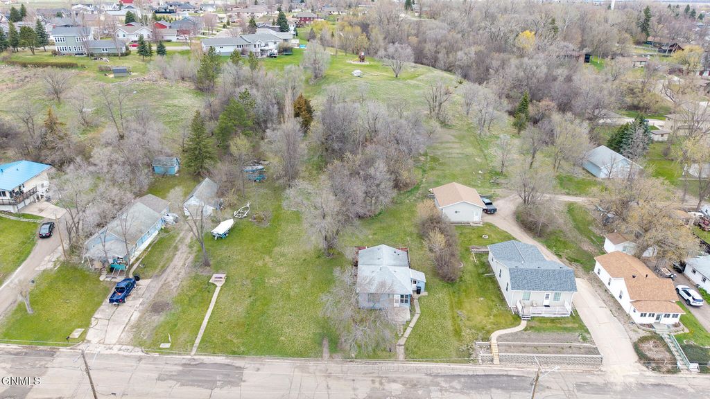 710 & 720 5th Street NW, Valley City, ND 58072 photo 21