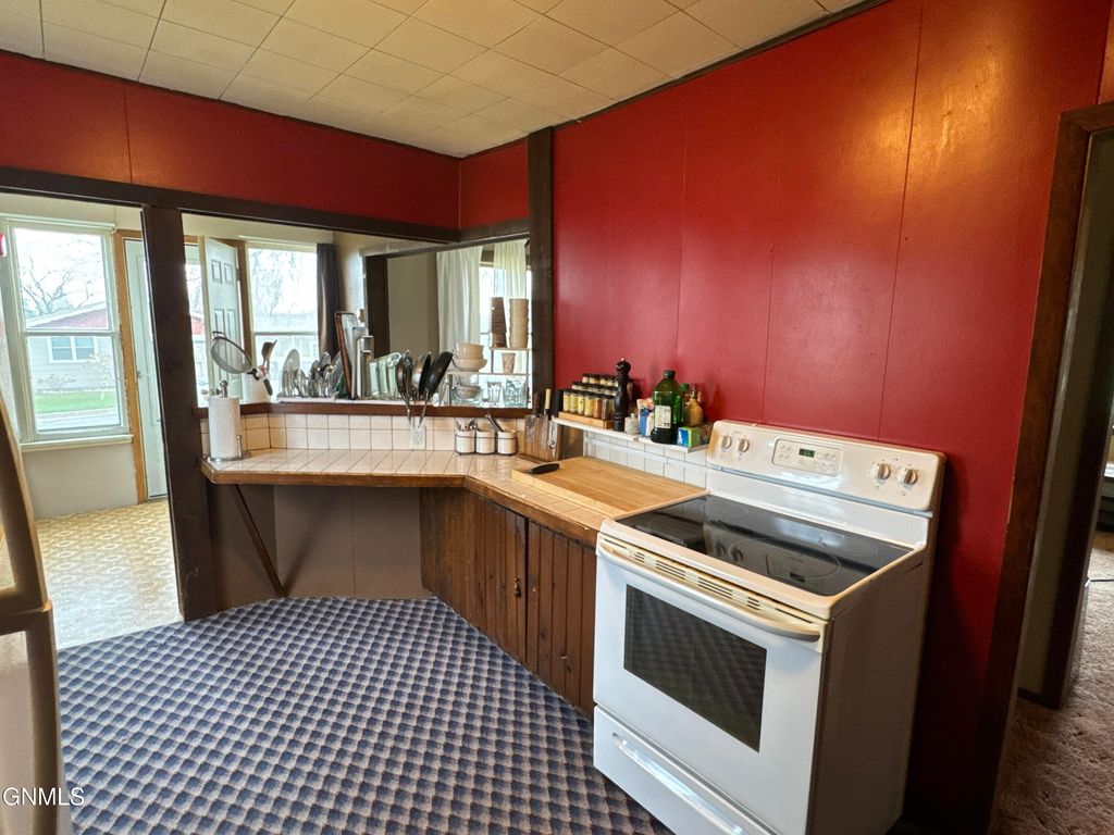 710 & 720 5th Street NW, Valley City, ND 58072 photo 7