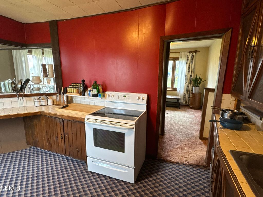 710 & 720 5th Street NW, Valley City, ND 58072 photo 8