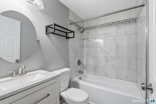 122 Baldwin Drive, Middletown, CT 06457