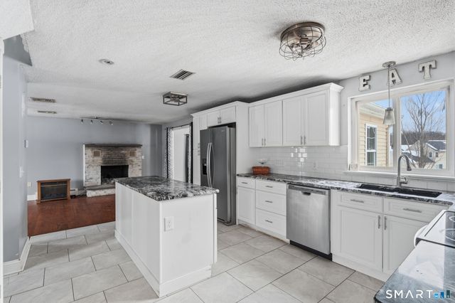 122 Baldwin Drive, Middletown, CT 06457