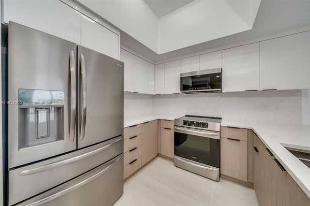 140 S Dixie Hwy 1007, Hollywood, FL 33020