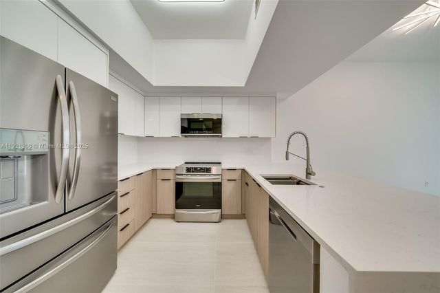 140 S Dixie Hwy 1007, Hollywood, FL 33020