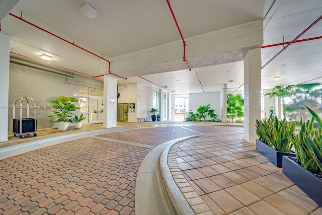 140 S Dixie Hwy 1007, Hollywood, FL 33020