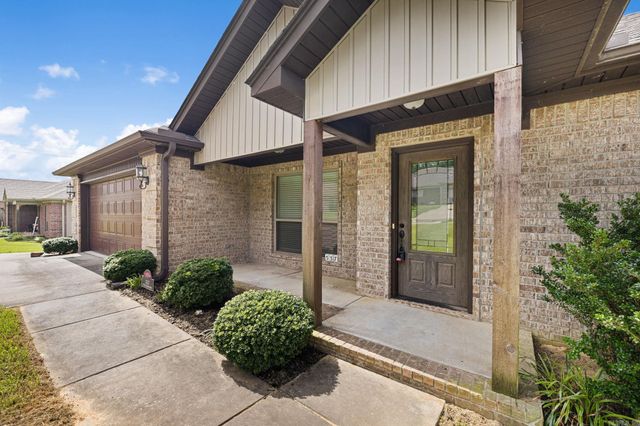 337 Austin Creek Dr, Austin, AR 72007