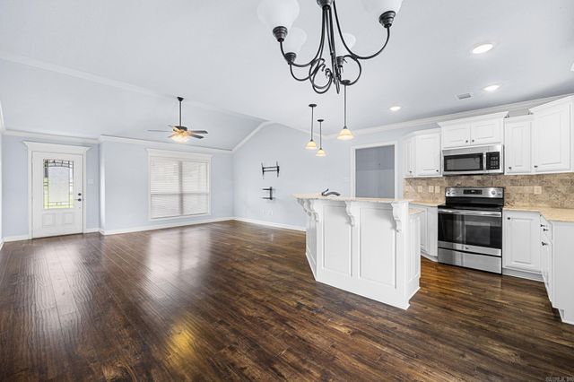 337 Austin Creek Dr, Austin, AR 72007