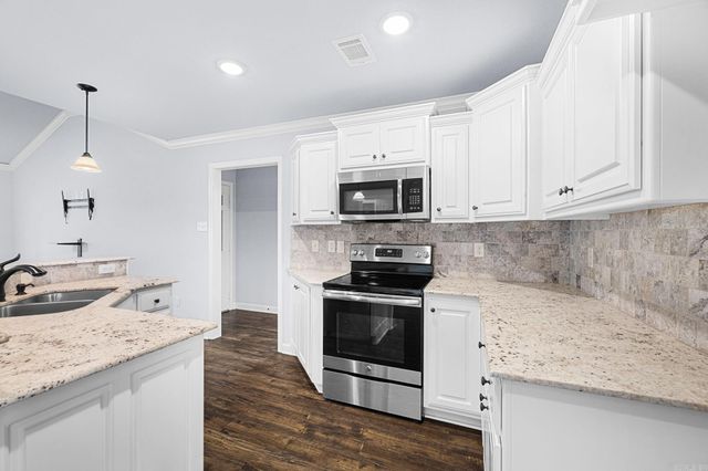 337 Austin Creek Dr, Austin, AR 72007