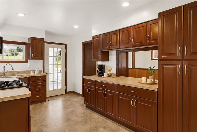 2355 E Beckert Ave, Reserve, PA 15212