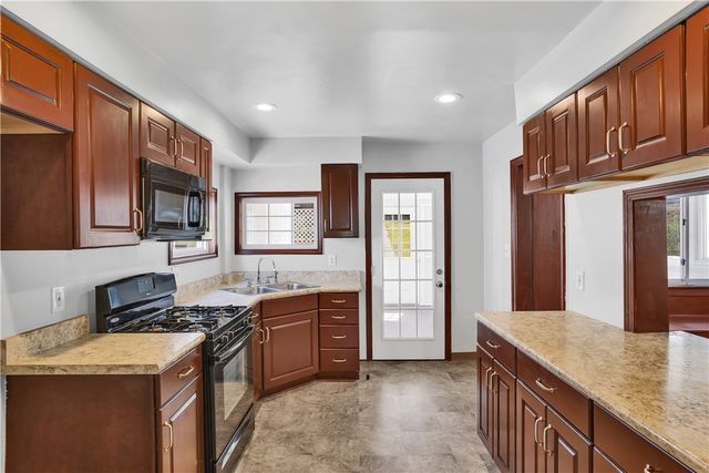 2355 E Beckert Ave, Reserve, PA 15212