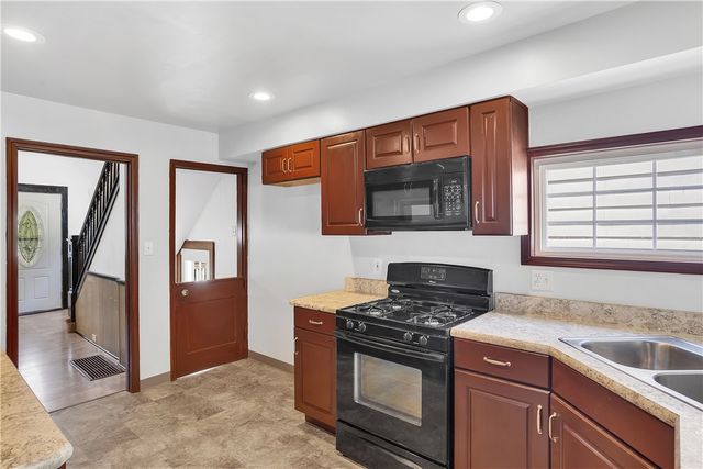 2355 E Beckert Ave, Reserve, PA 15212