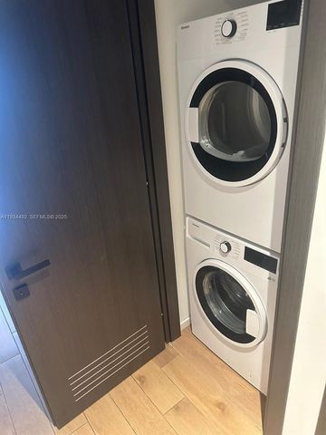 398 NE 5th St 3403, Miami, FL 33132