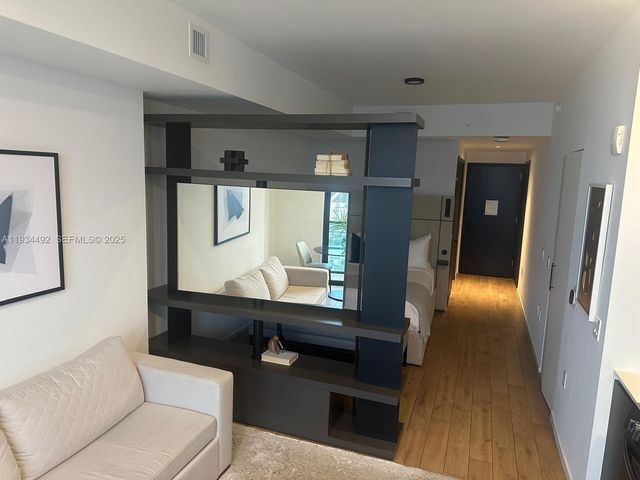 398 NE 5th St 3403, Miami, FL 33132