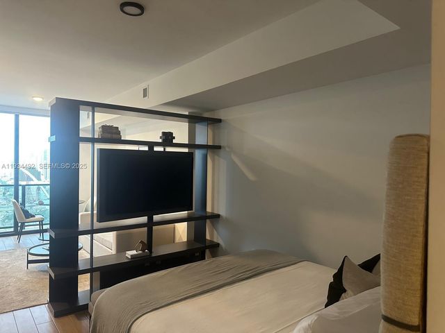 398 NE 5th St 3403, Miami, FL 33132