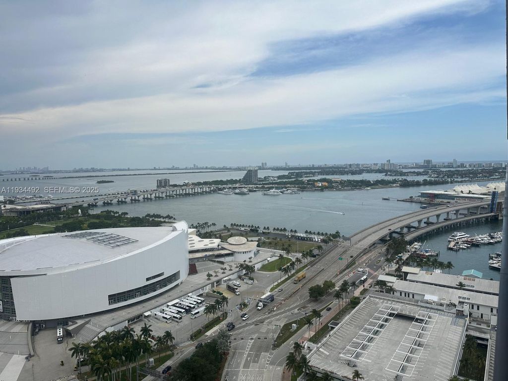 398 NE 5th St 3403, Miami, FL 33132